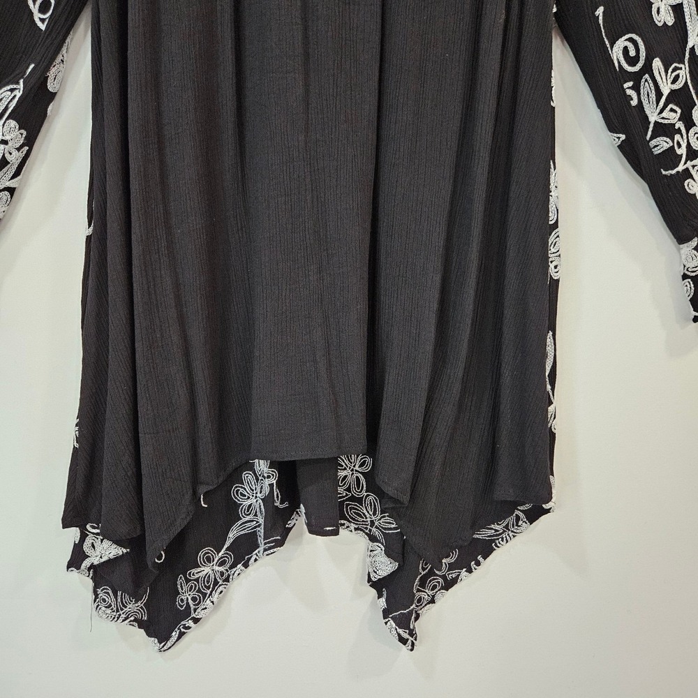 Womens Black Floral Boho Embroidered Peasant Tunic Top Asymmetrical Hem 2XL - Picture 7 of 12